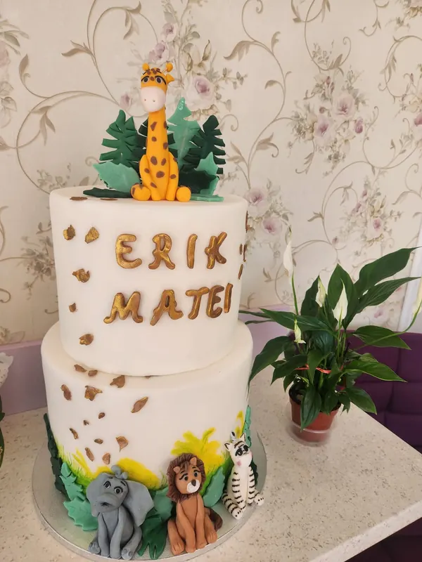 Tort cu animale din junglă